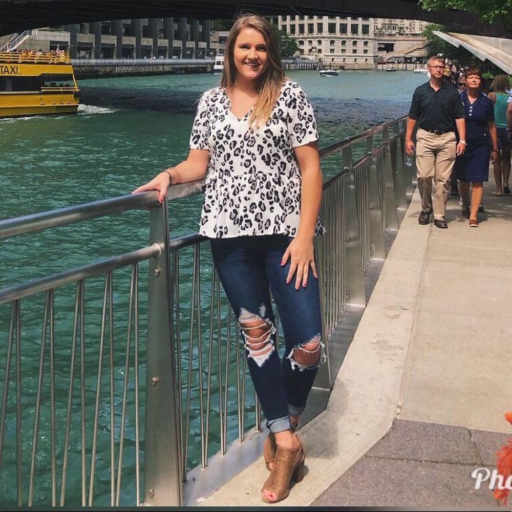 Meet your Posher, Courtney
